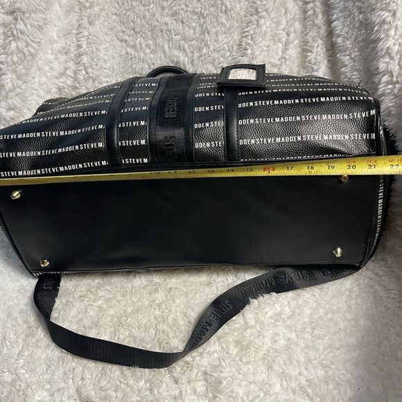 Steve Madden Synthetic Monochrome Logo Duffel Bag/weekender bag. - Picture 10 of 16